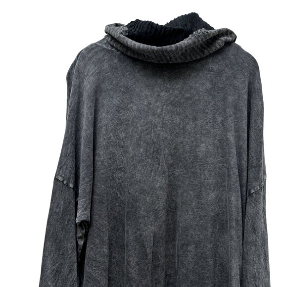 Jess & Jane Abstract Top Plus Size 1X Gray Cowl Neck Tunic Tee Pockets Turtlenec - Picture 5 of 10